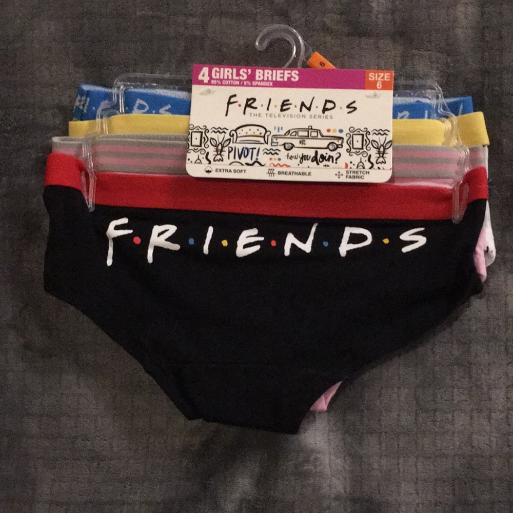 Friends 4 pack of briefs NWOT - Picture 1 of 7